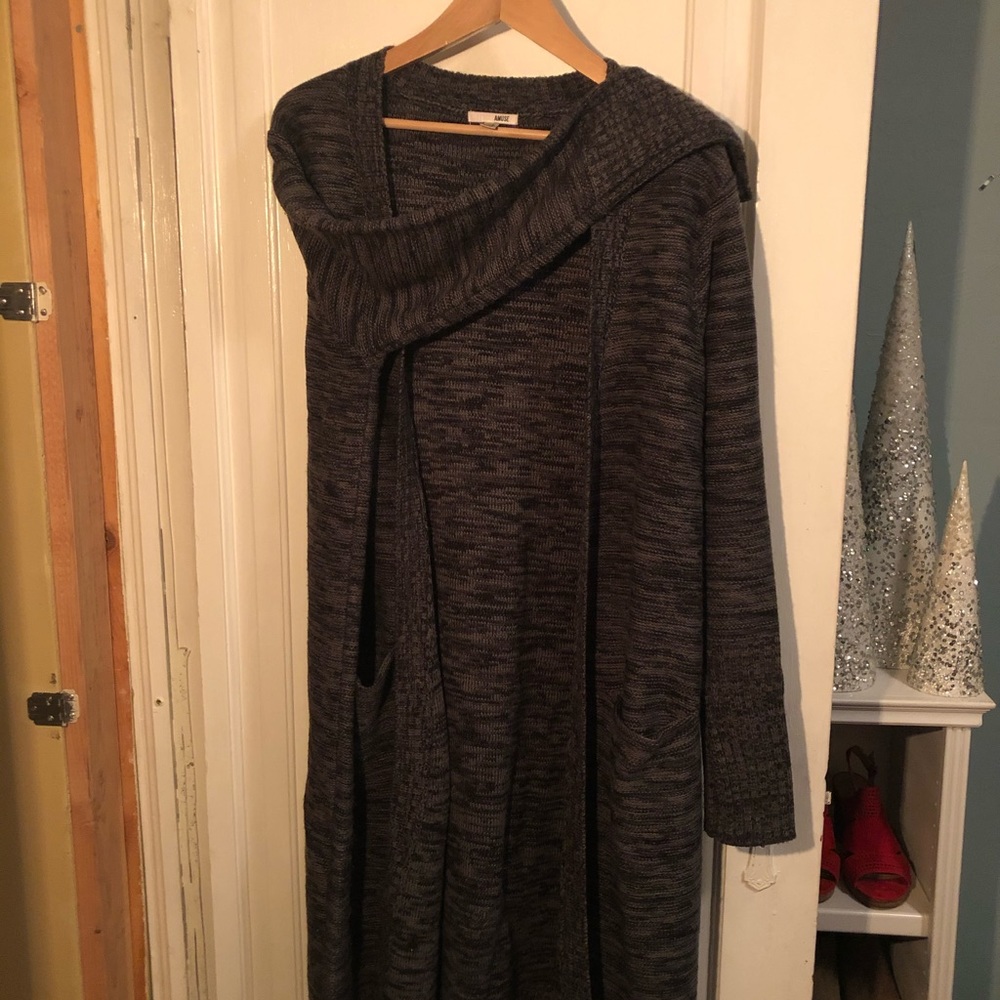 Classy grey woven knee length sweater